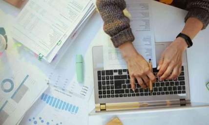 Filing Taxes Without a W-2: Can I File Taxes With My Last Pay Stub?